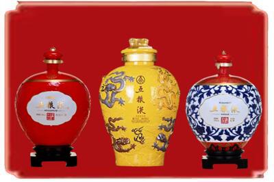 潍坊市潍城烟酒回收五粮液各种摆件.jpg
